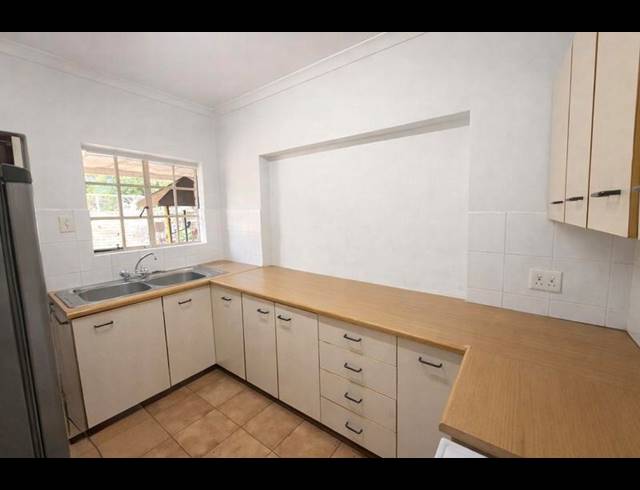 3 BEDROOM TOWNHOUSE FOR SALE IN PRESTBURY